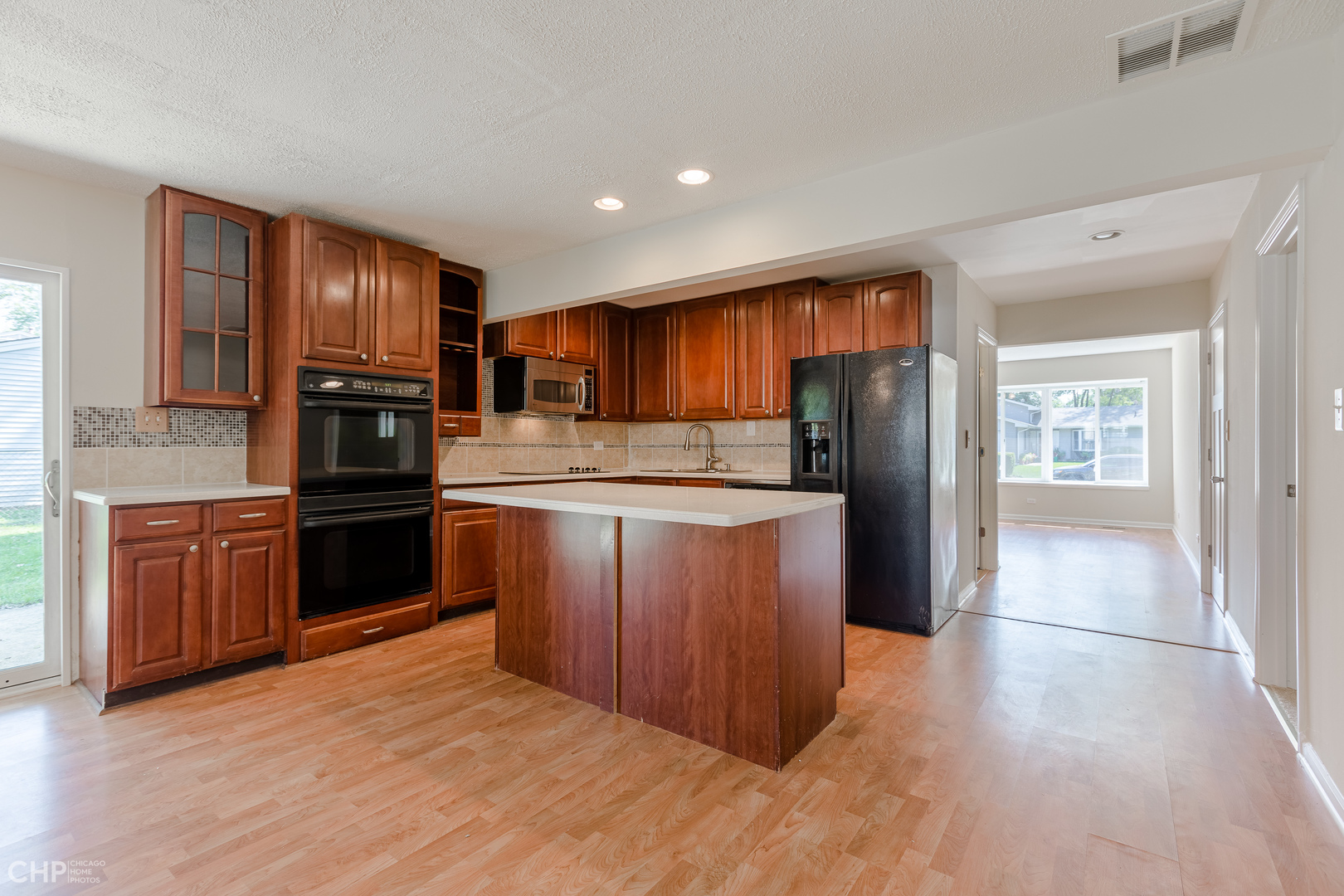 1108 Hecker Drive Elgin, IL 60120 - Photo 4 of 11