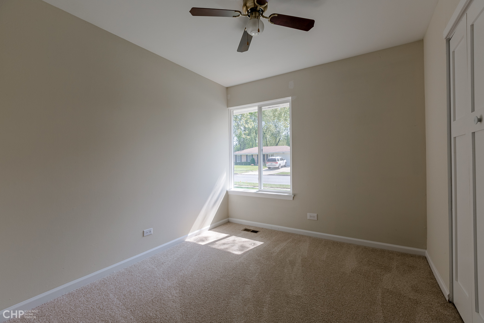 1108 Hecker Drive Elgin, IL 60120 - Photo 7 of 11