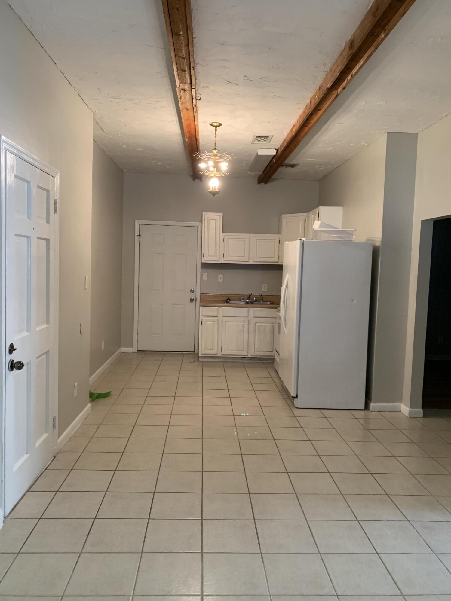 1701 26th Street, Unit B Niceville, FL 32578 - Photo 8 of 10 A60845B0-B276-48BC-B9EF-F036C9404C63