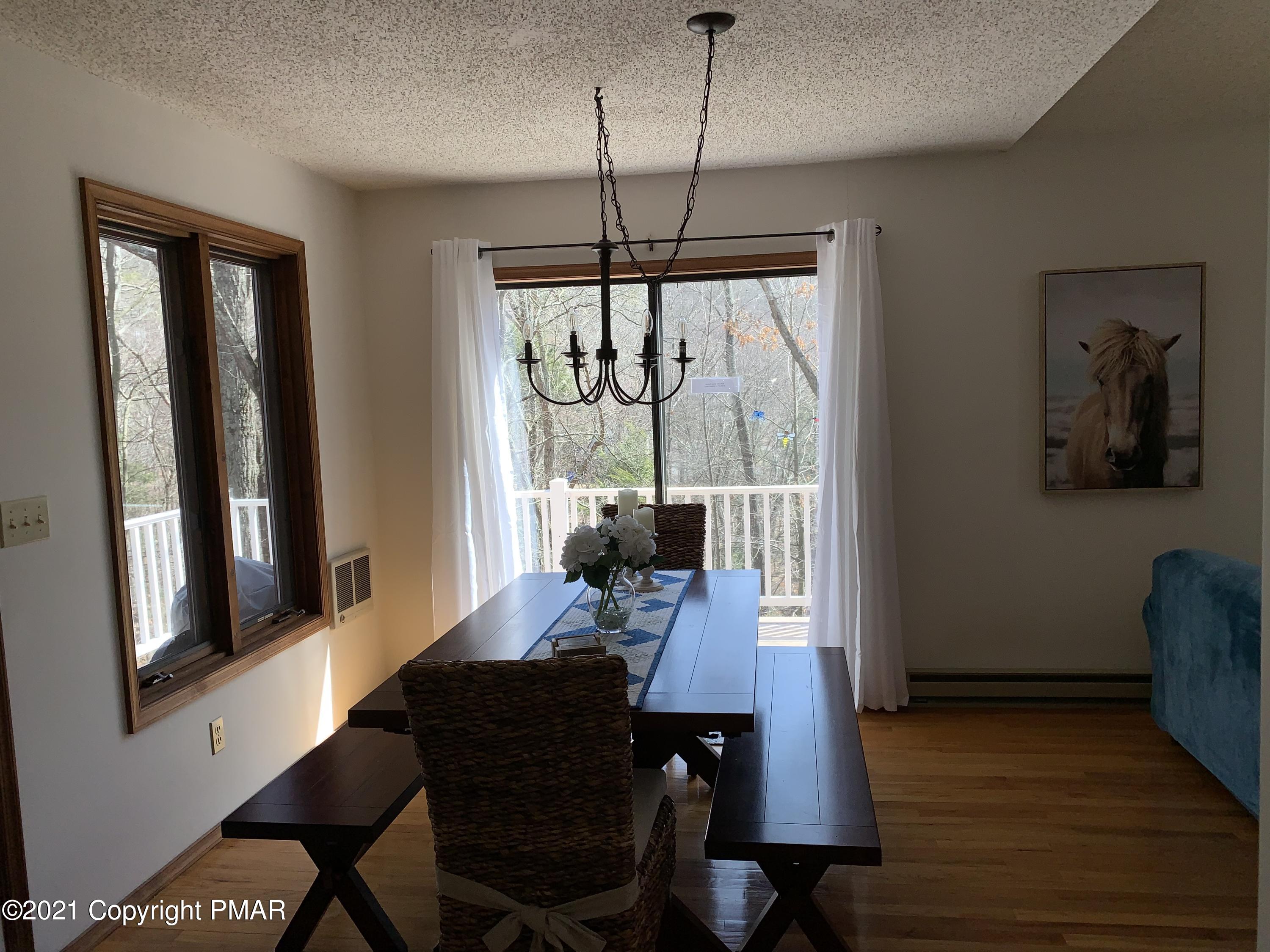 261 Kirkham Road Bushkill, PA 18324 - Photo 16 of 51 14-Dining Area