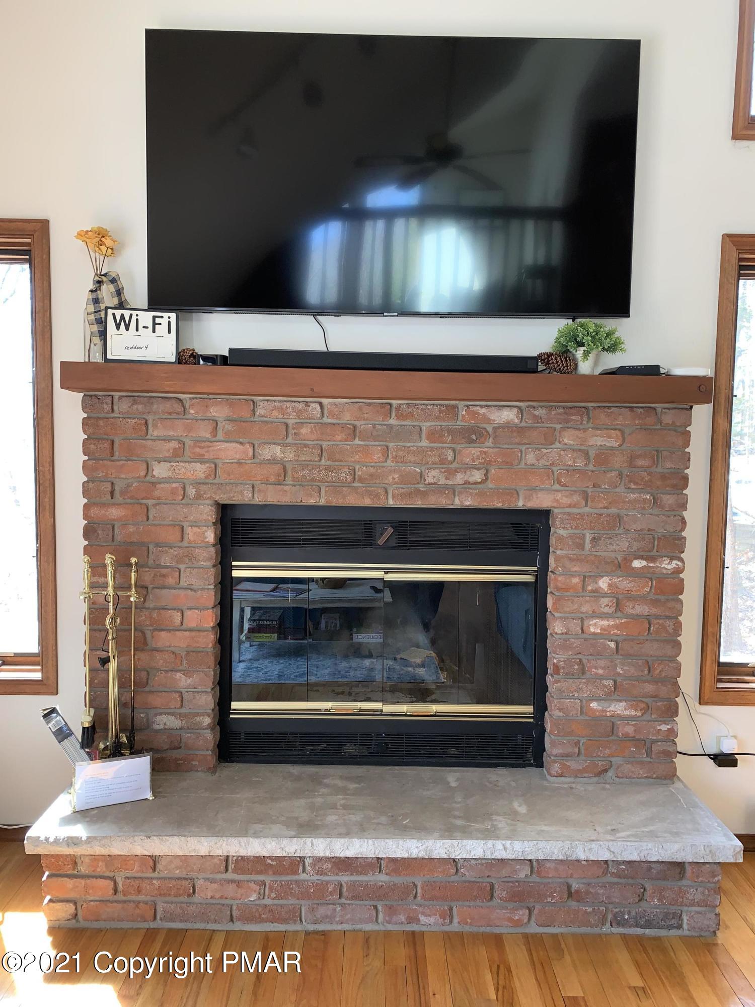 261 Kirkham Road Bushkill, PA 18324 - Photo 19 of 51 17-Fireplace