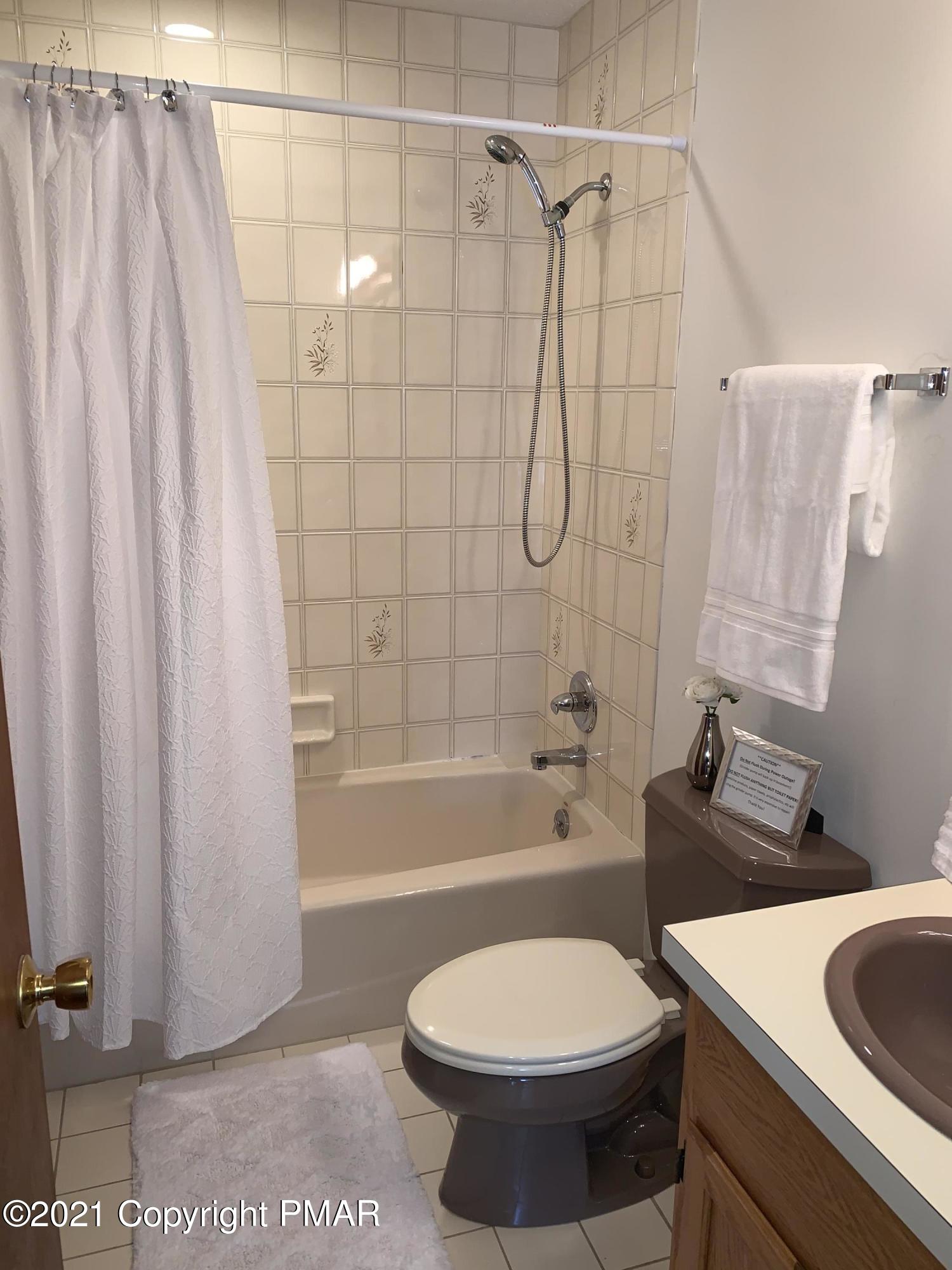 261 Kirkham Road Bushkill, PA 18324 - Photo 21 of 51 19-Master Bathroom