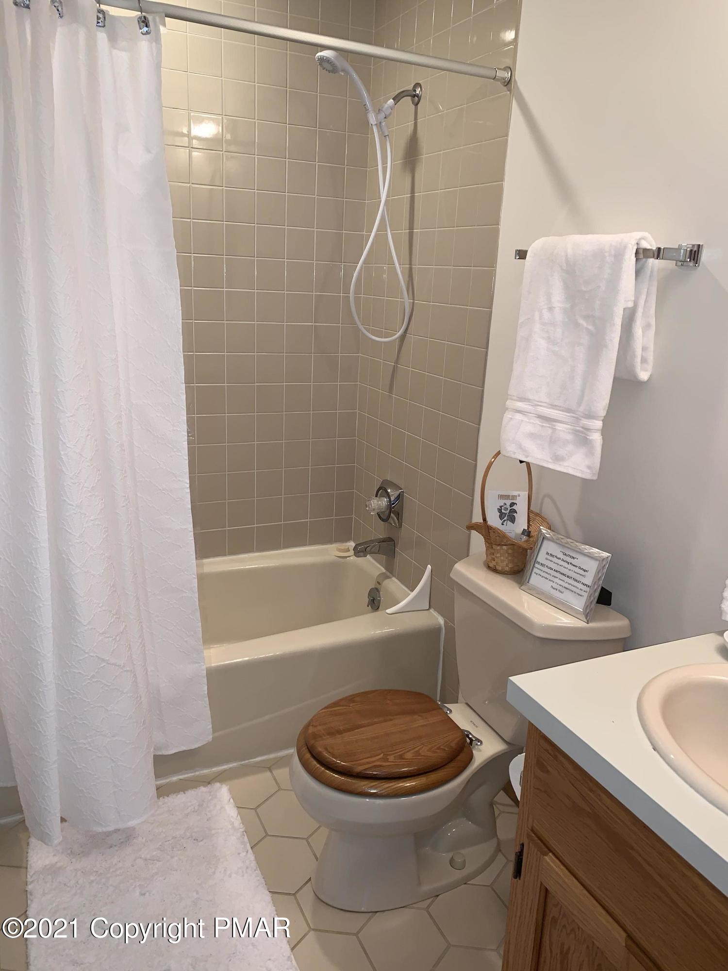 261 Kirkham Road Bushkill, PA 18324 - Photo 24 of 51 22-Bathroom 2