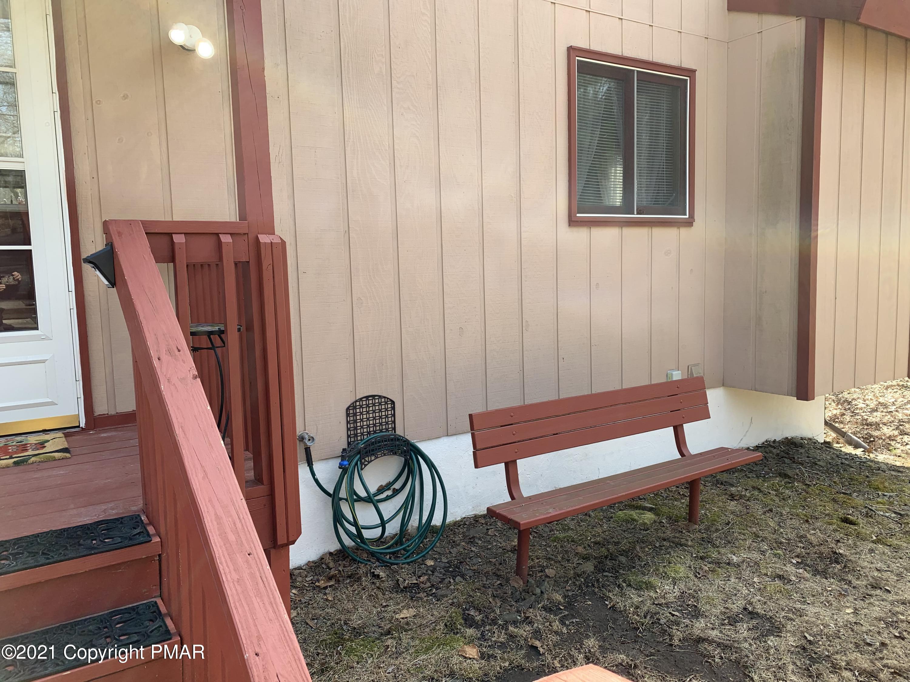 261 Kirkham Road Bushkill, PA 18324 - Photo 4 of 51 3-Front 2