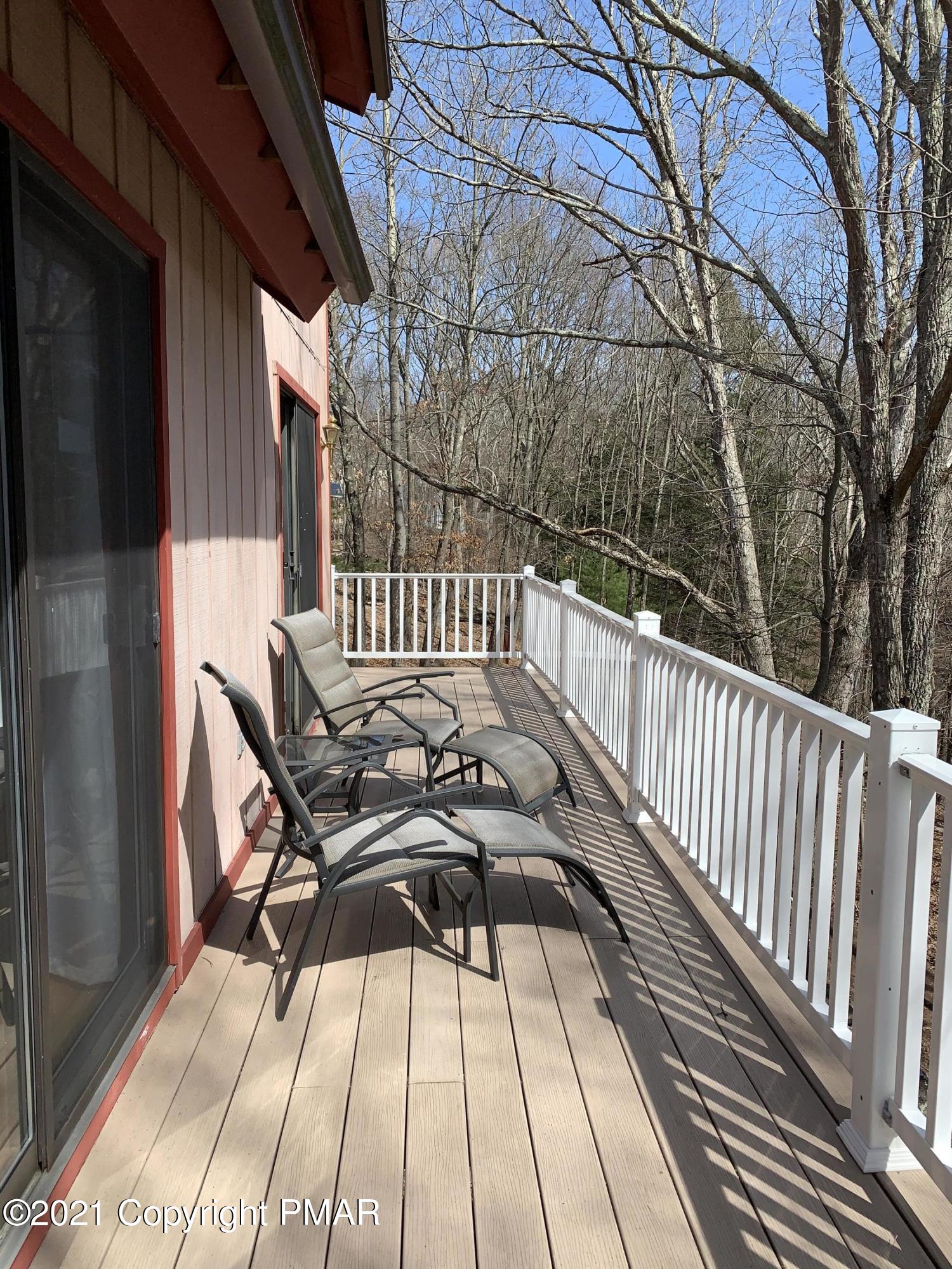 261 Kirkham Road Bushkill, PA 18324 - Photo 7 of 51 6-Rear Deck