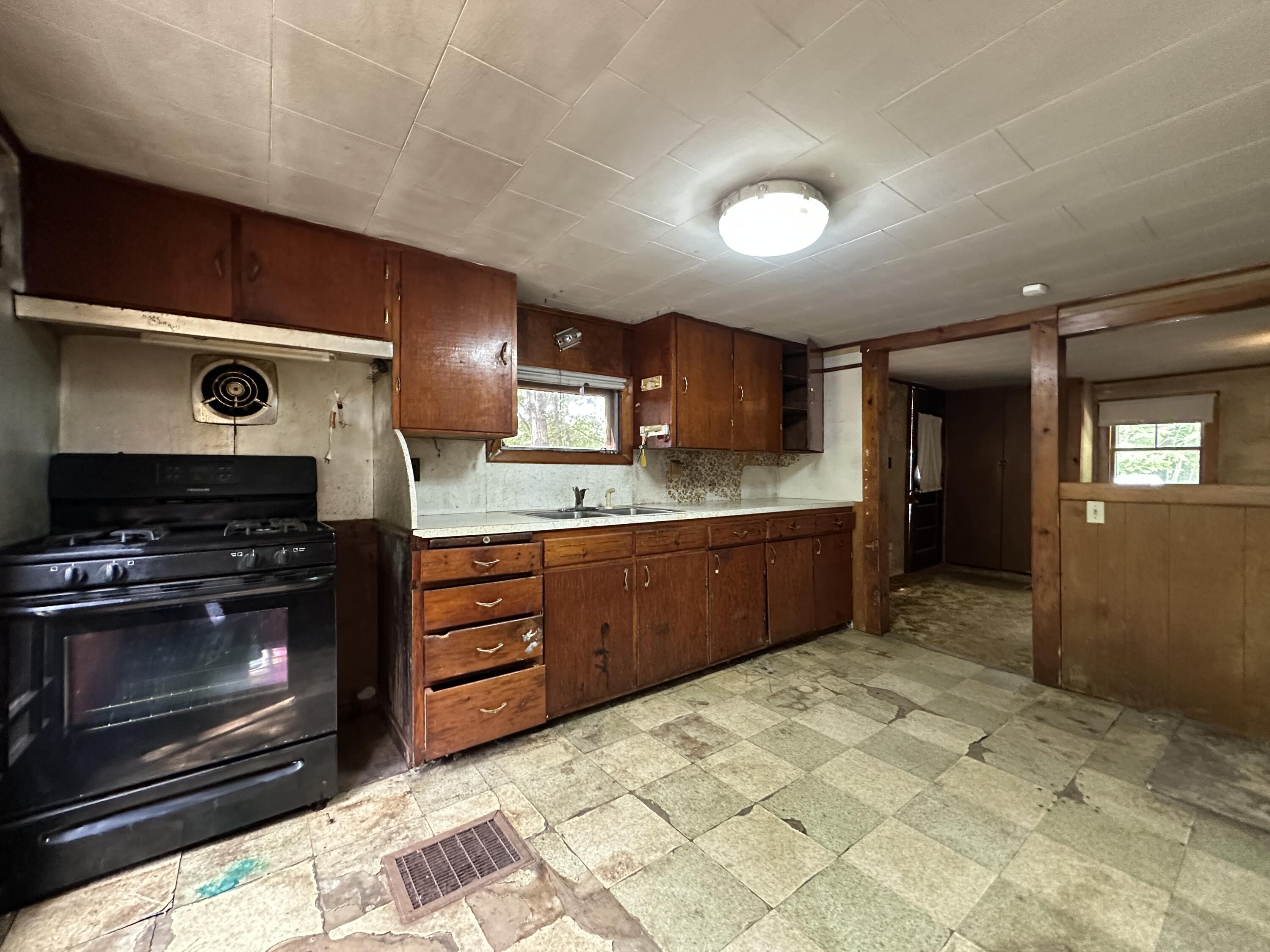 386 Branch Mills Road Palermo, ME 04354 - Photo 10 of 25 Kitchen