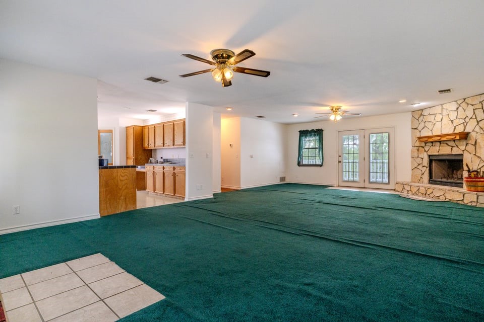 483 Riverside Drive Palacios, TX 77465 - Photo 12 of 41 a view of livingroom with furniture and a kitchen
