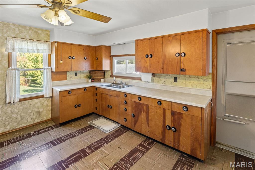 712 Hill Road Caseyville, IL 62232 - Photo 11 of 41