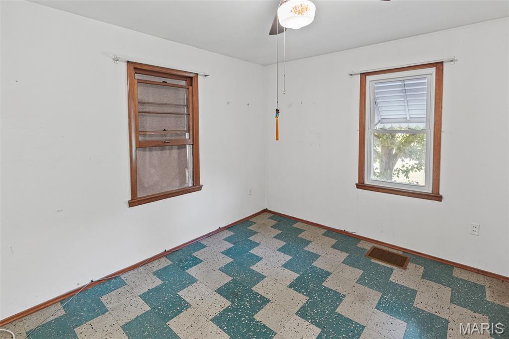 712 Hill Road Caseyville, IL 62232 - Photo 14 of 41