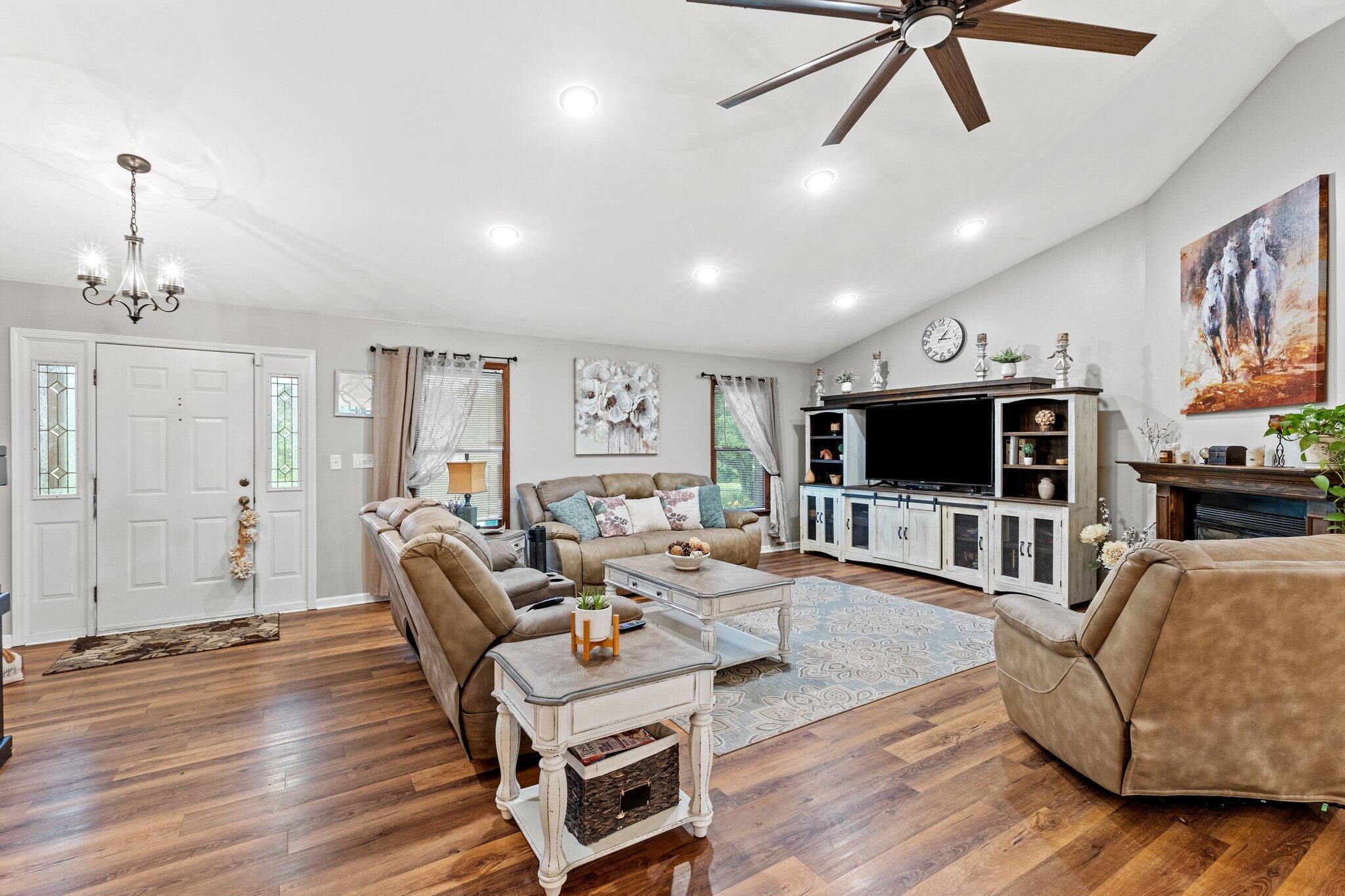 859 Lillards Ferry Road Versailles, KY 40383 - Photo 4 of 50 3-web-or-mls-0J2A6690