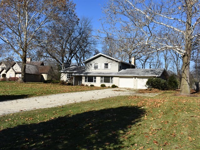 36W166 Indian Mound Road St. Charles, IL 60174 - Photo 2 of 39