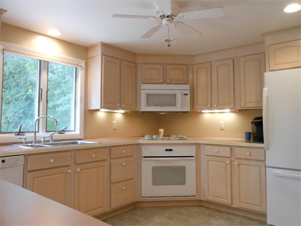 99 Lyman Road Milton, MA 02186 - Photo 8 of 25 Gallery Image 8