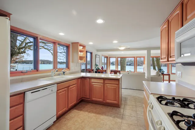 $1,795,000 | W5553 Oak Park Road, La Grange, WI 53121