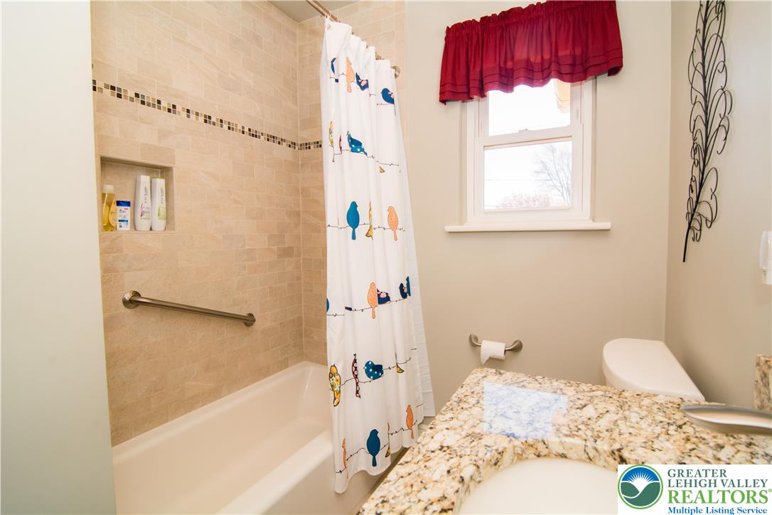3316 Edinburgh Road Allentown, PA 18104 - Photo 24 of 35