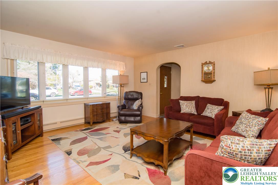 3316 Edinburgh Road Allentown, PA 18104 - Photo 3 of 35 Beautiful Hardwood floors throughout