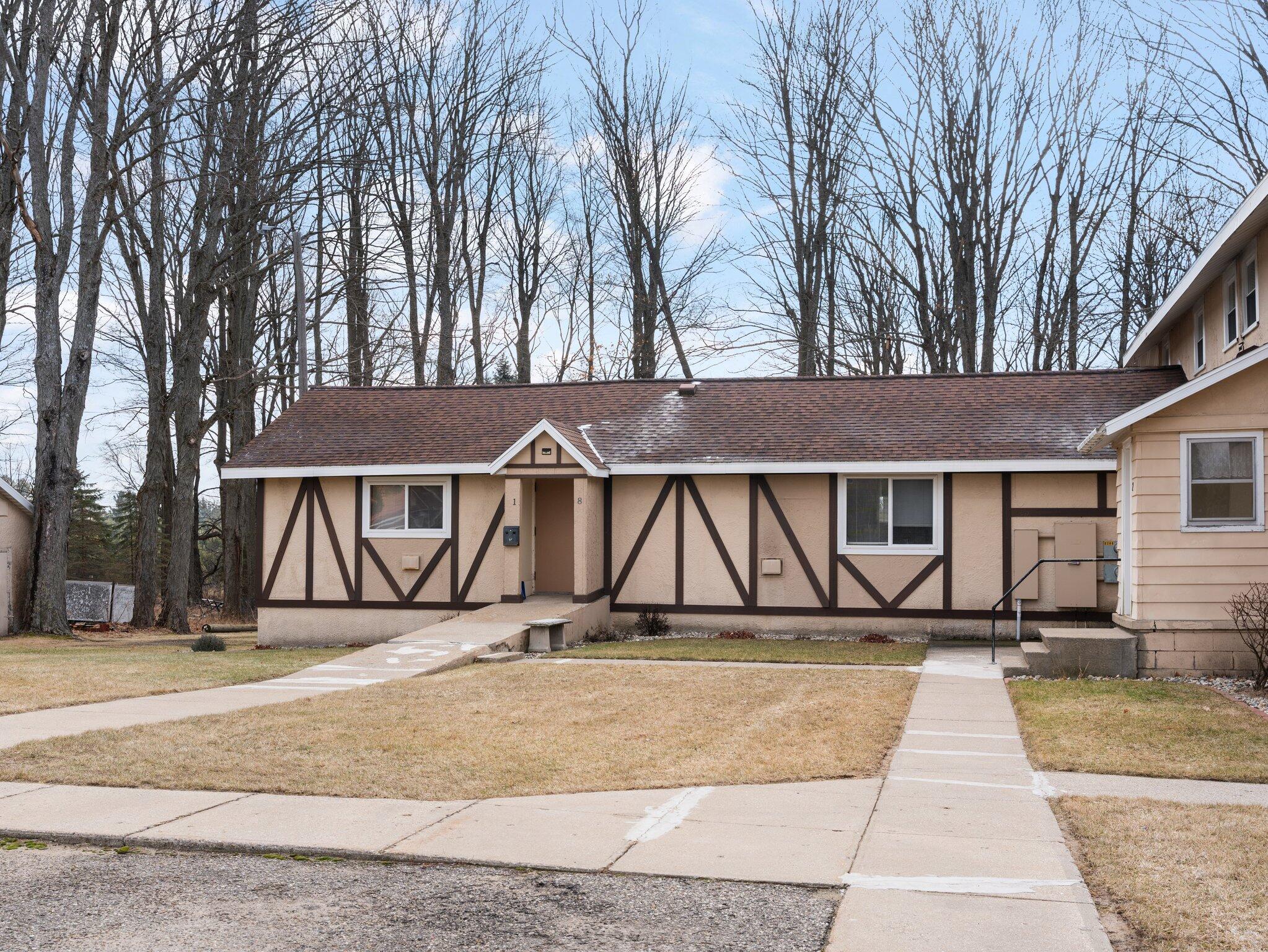 8300 East 30 Road Cadillac, MI 49601 - Photo 4 of 13 2-web-or-mls-DSC02673