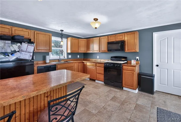 $219,900 | 1 Mulroney Drive, West Monroe, NY 13103