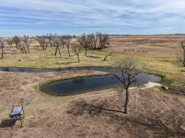 $2,417,100 | 152 Sweetwater Creek Highway, Mobeetie, TX 79061