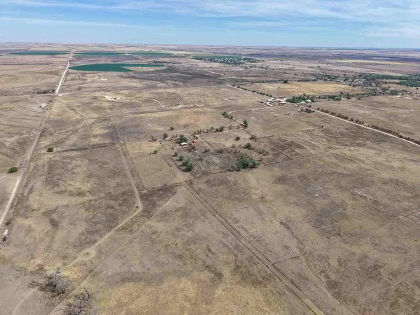 $2,417,100 | 152 Sweetwater Creek Highway, Mobeetie, TX 79061