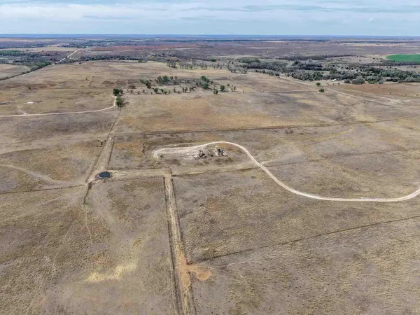 $2,417,100 | 152 Sweetwater Creek Highway, Mobeetie, TX 79061