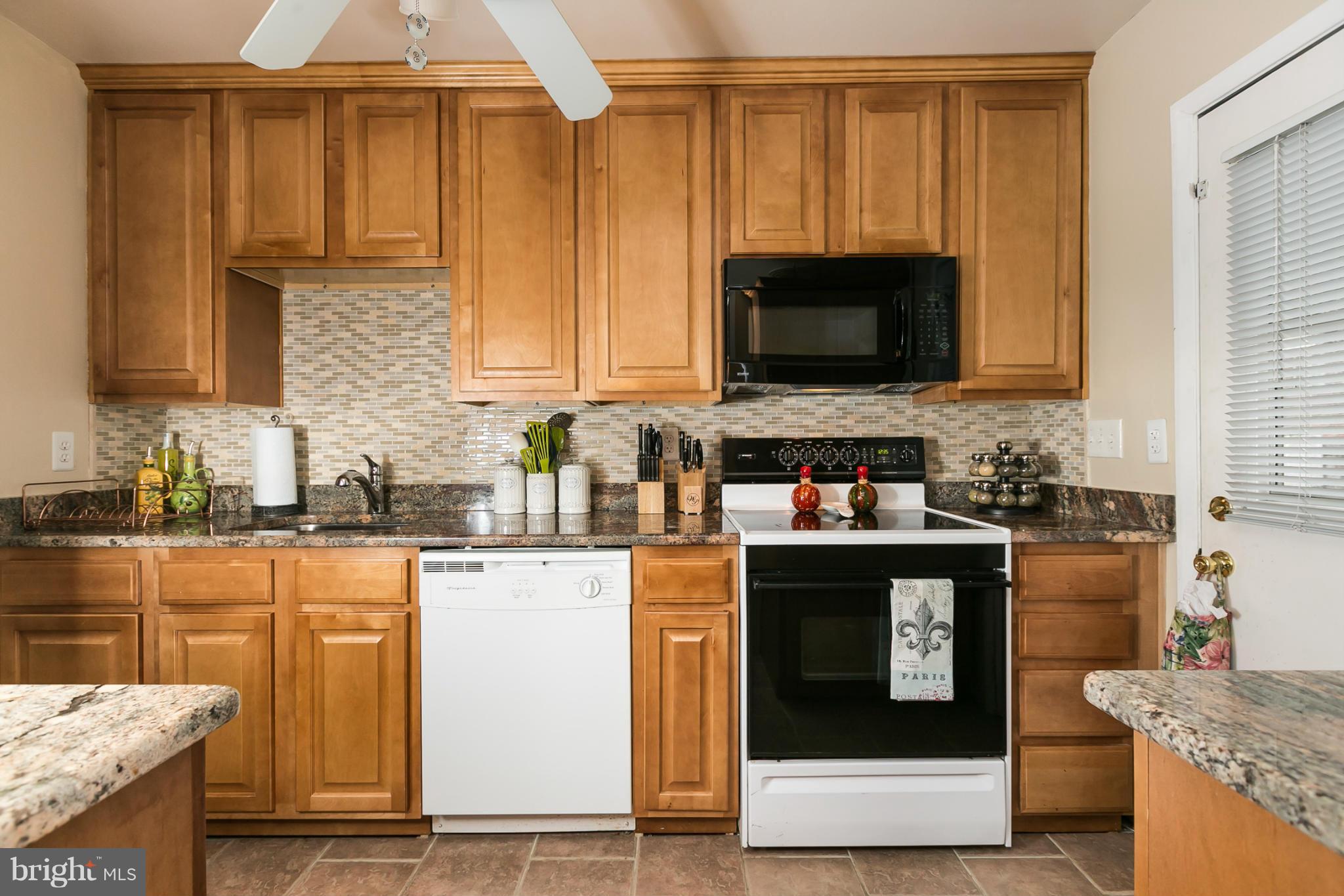 14 Colleton Court Baltimore, MD 21236 - Photo 11 of 29 Kitchen