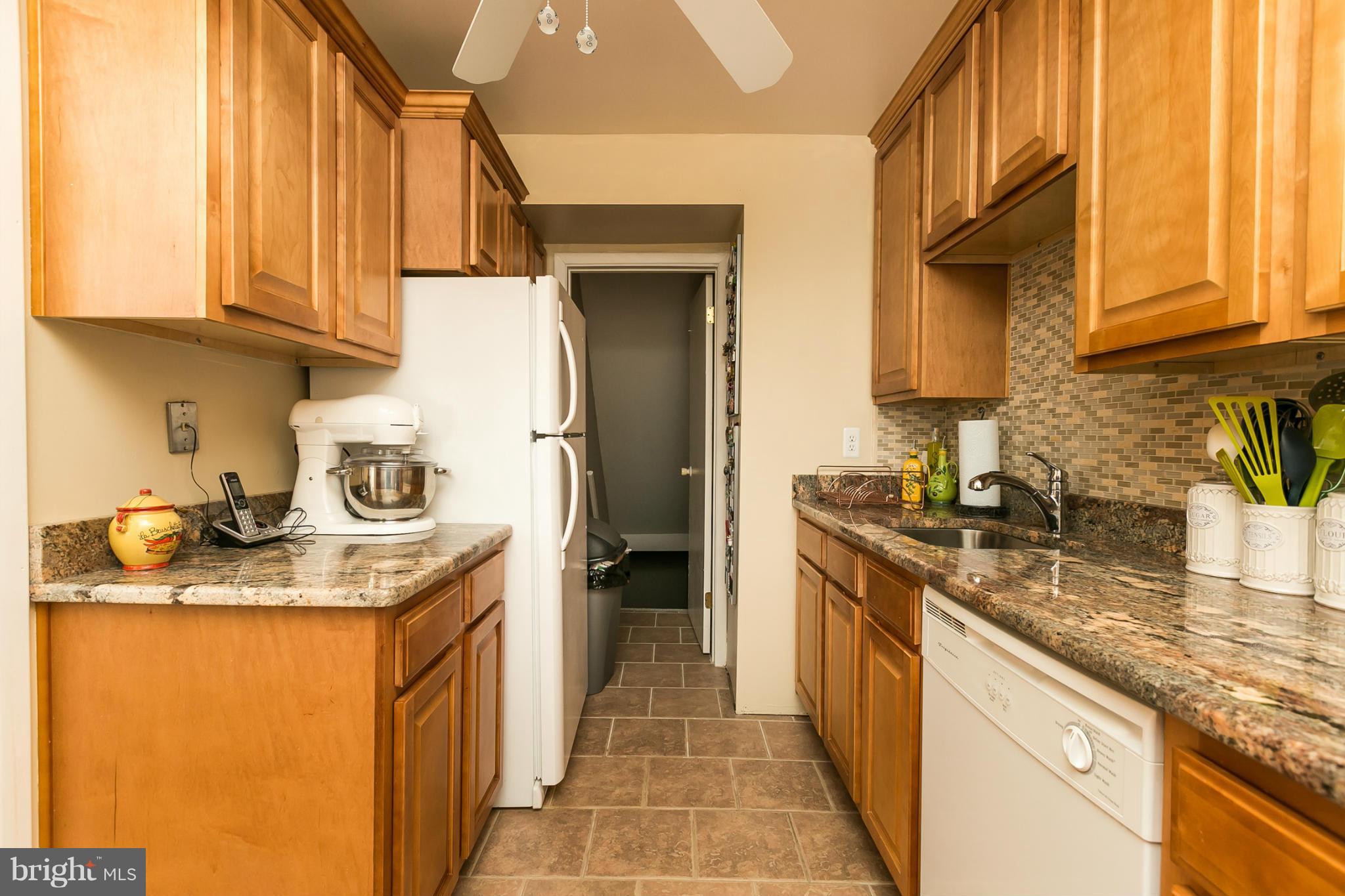 14 Colleton Court Baltimore, MD 21236 - Photo 9 of 29 Kitchen