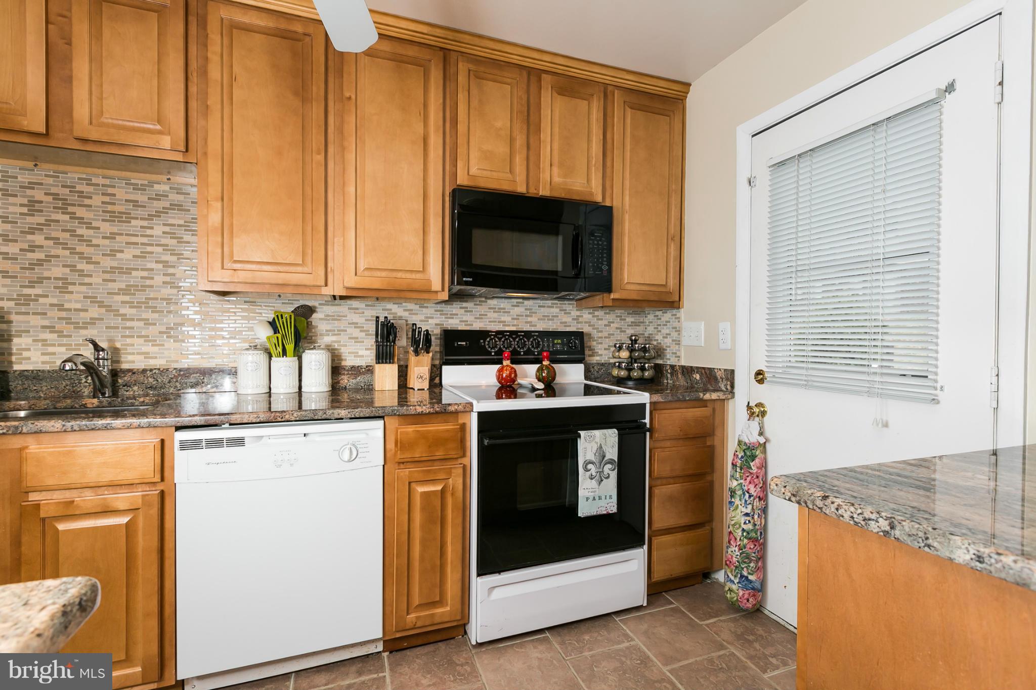 14 Colleton Court Baltimore, MD 21236 - Photo 10 of 29 Kitchen