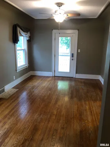 $1,995 | 2929 Davenport Avenue, Davenport, IA 52803