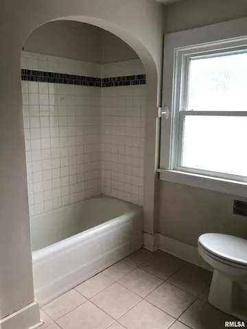 $1,995 | 2929 Davenport Avenue, Davenport, IA 52803