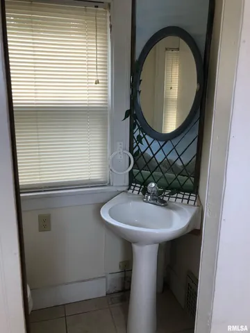 $1,995 | 2929 Davenport Avenue, Davenport, IA 52803