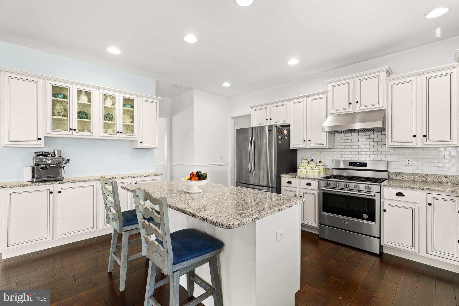 3 Rycroft Road Mechanicsburg, PA 17050 - Photo 5 of 44 Modern kitchen with elegant finishes.