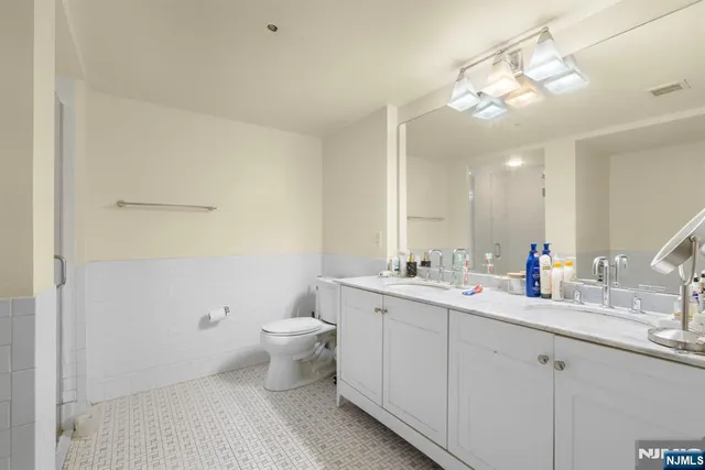 $4,500 | 700 Grove Street, Unit 9M, Jersey City, NJ 07310