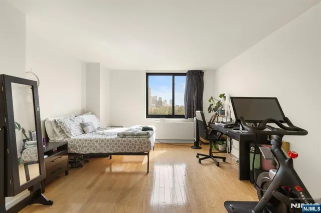 $4,500 | 700 Grove Street, Unit 9M, Jersey City, NJ 07310