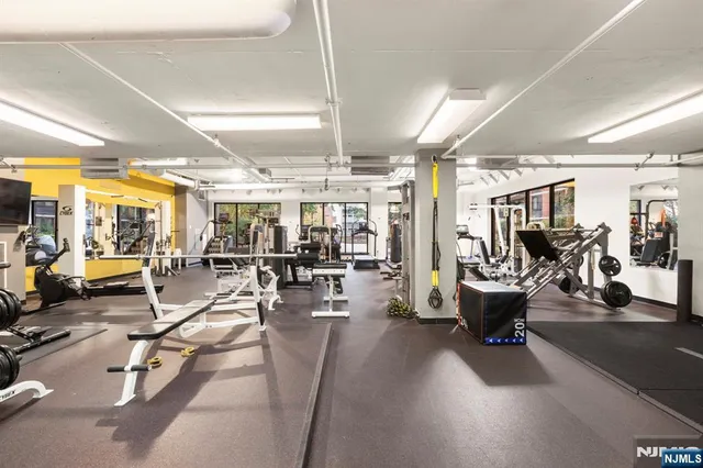 $4,500 | 700 Grove Street, Unit 9M, Jersey City, NJ 07310