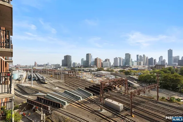 $4,500 | 700 Grove Street, Unit 9M, Jersey City, NJ 07310