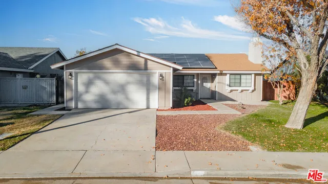 $469,990 | 1027 Landsford Street, Lancaster, CA 93535