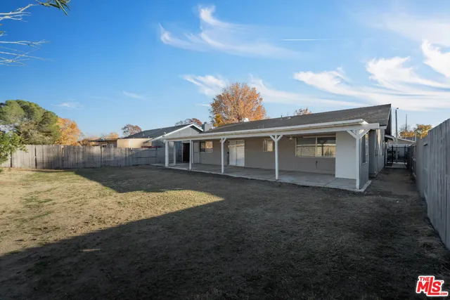 $469,990 | 1027 Landsford Street, Lancaster, CA 93535