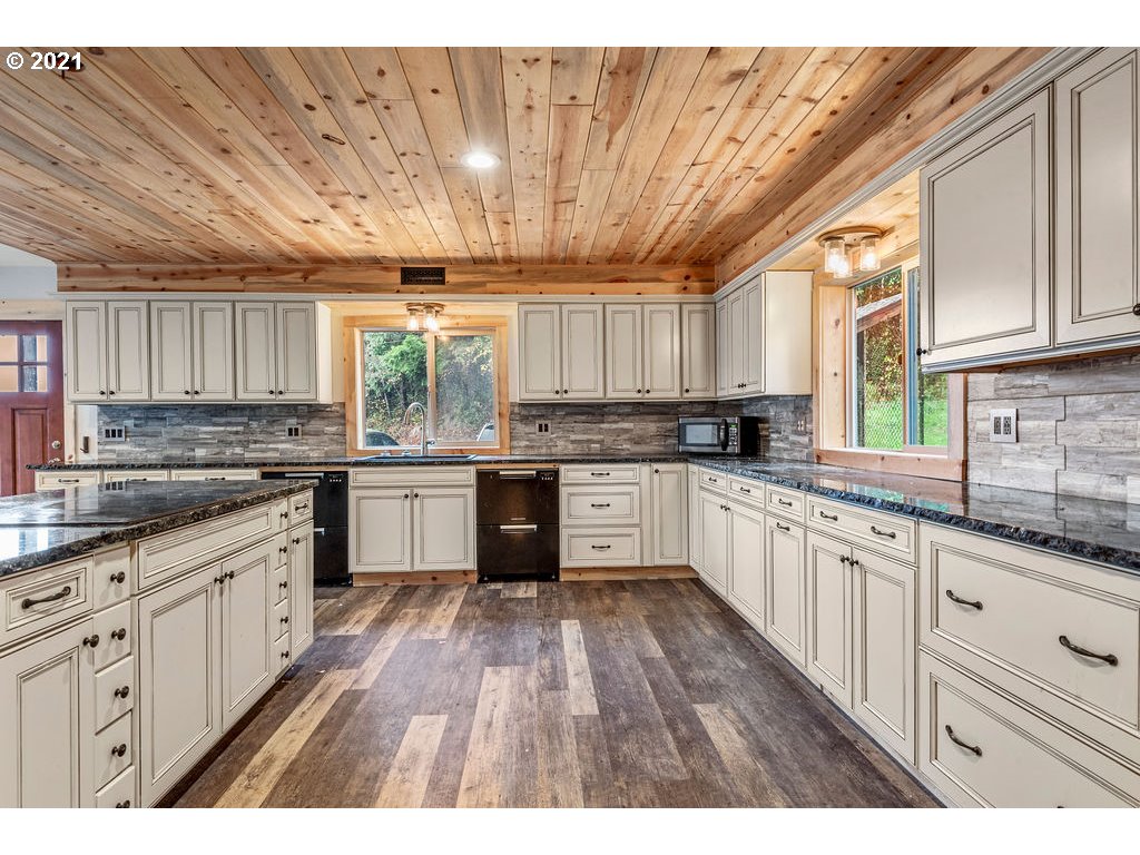 18513 Coop Road Clatskanie, OR 97016 - Photo 9 of 31 Gallery Image 9