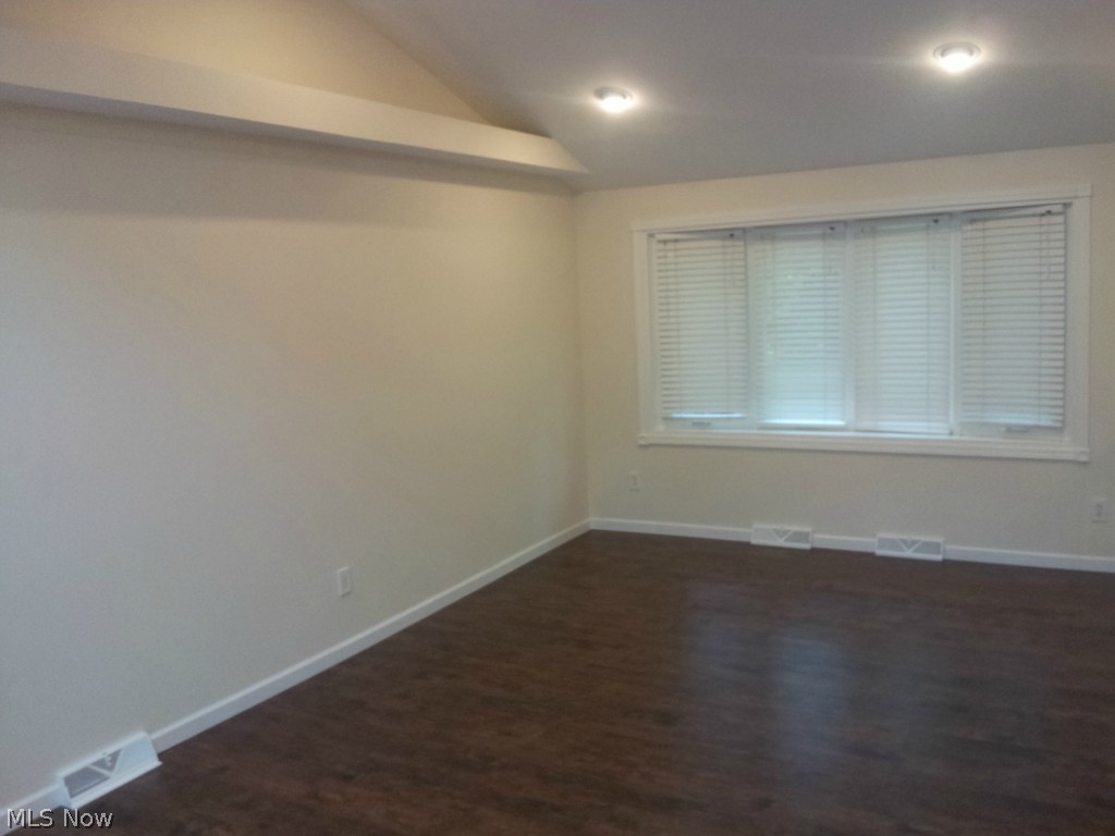 1774 Meadows Road Madison, OH 44057 - Photo 4 of 16 Gallery Image 4