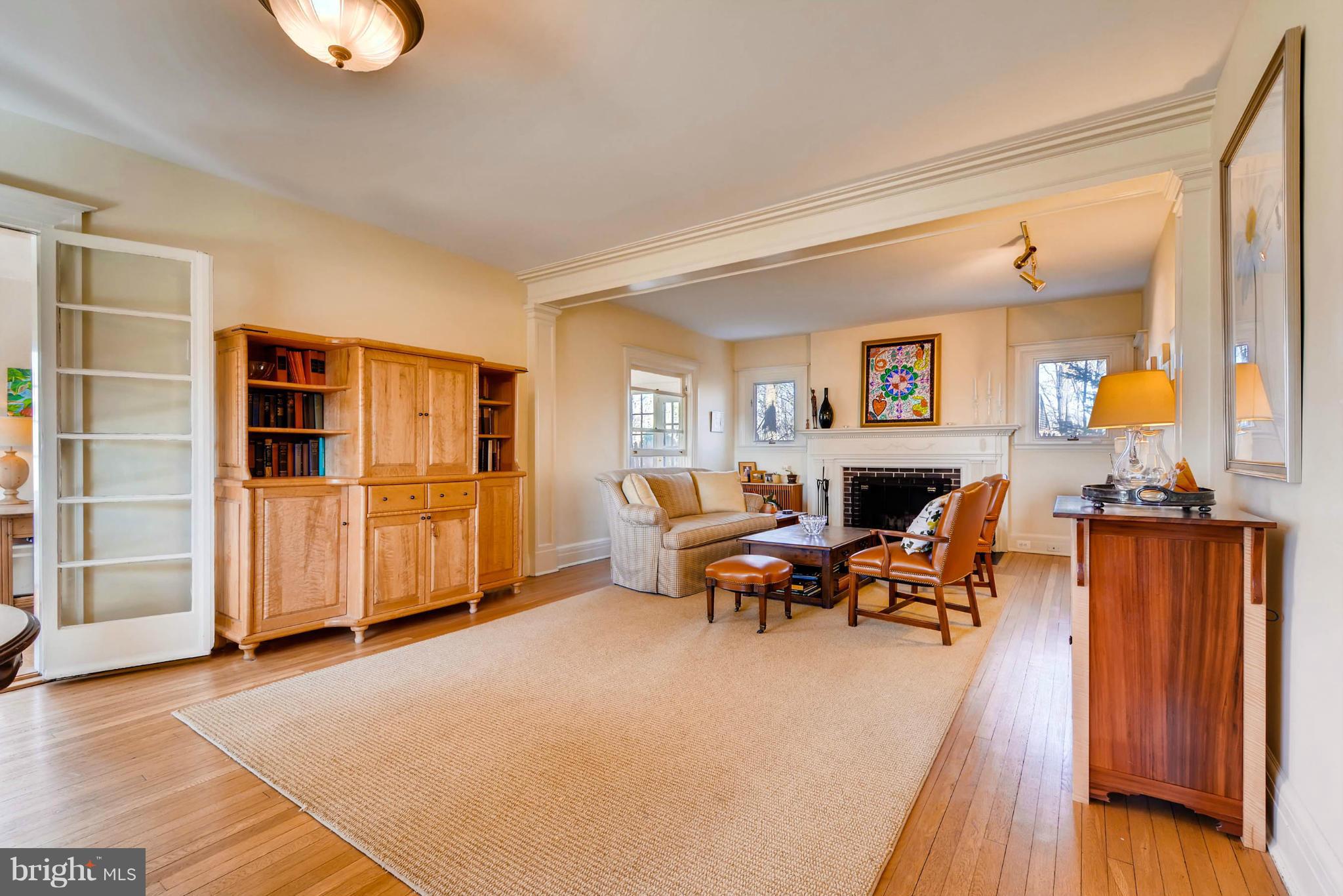 23 Merrymount Road Baltimore, MD 21210 - Photo 5 of 30 Living Room