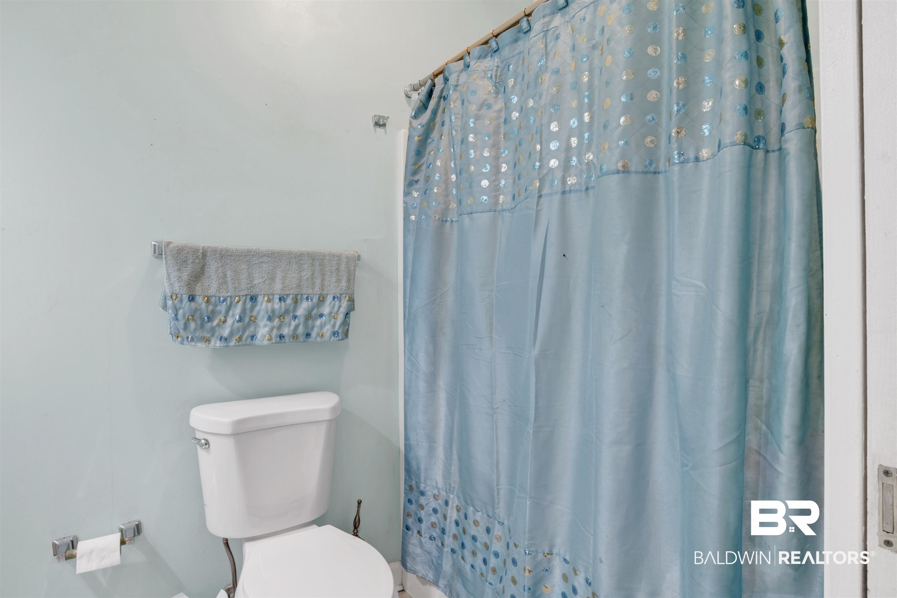 445 Wedgefield Drive South Mobile, AL 36608 - Photo 25 of 36 Bathroom with toilet