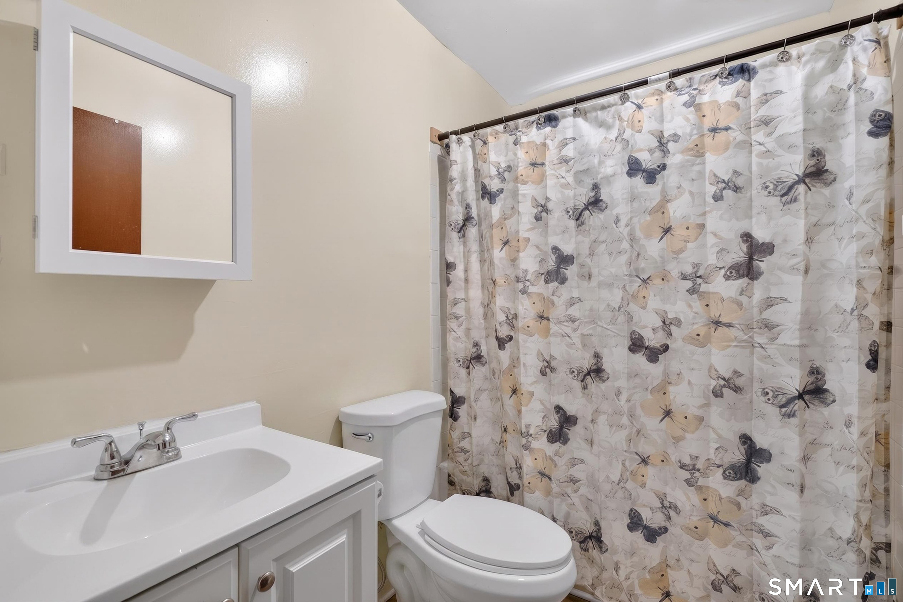 626 Stillman Street Bridgeport, CT 06608 - Photo 13 of 38