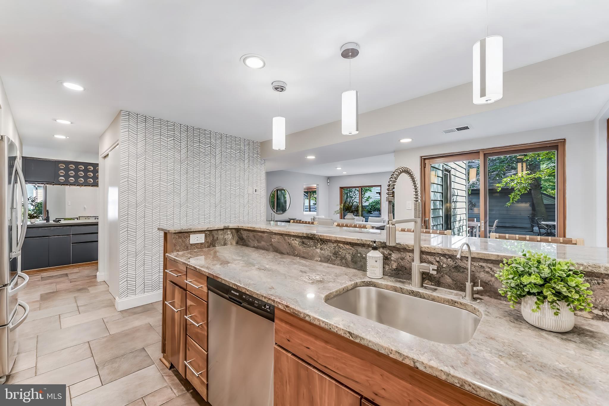1982 Solaridge Court Reston, VA 20191 - Photo 18 of 65