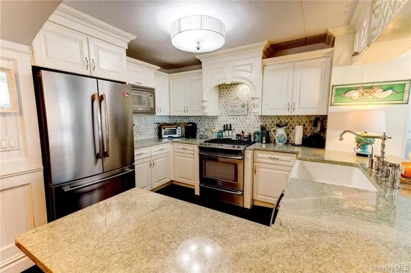 $15,000 | 170 West Broadway, Unit 6G, Long Beach, NY 11561