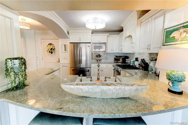 $15,000 | 170 West Broadway, Unit 6G, Long Beach, NY 11561