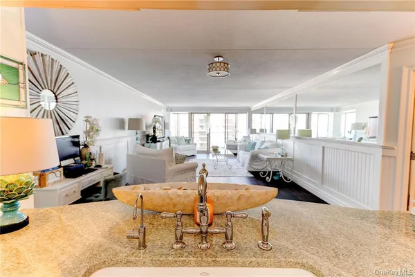 $15,000 | 170 West Broadway, Unit 6G, Long Beach, NY 11561