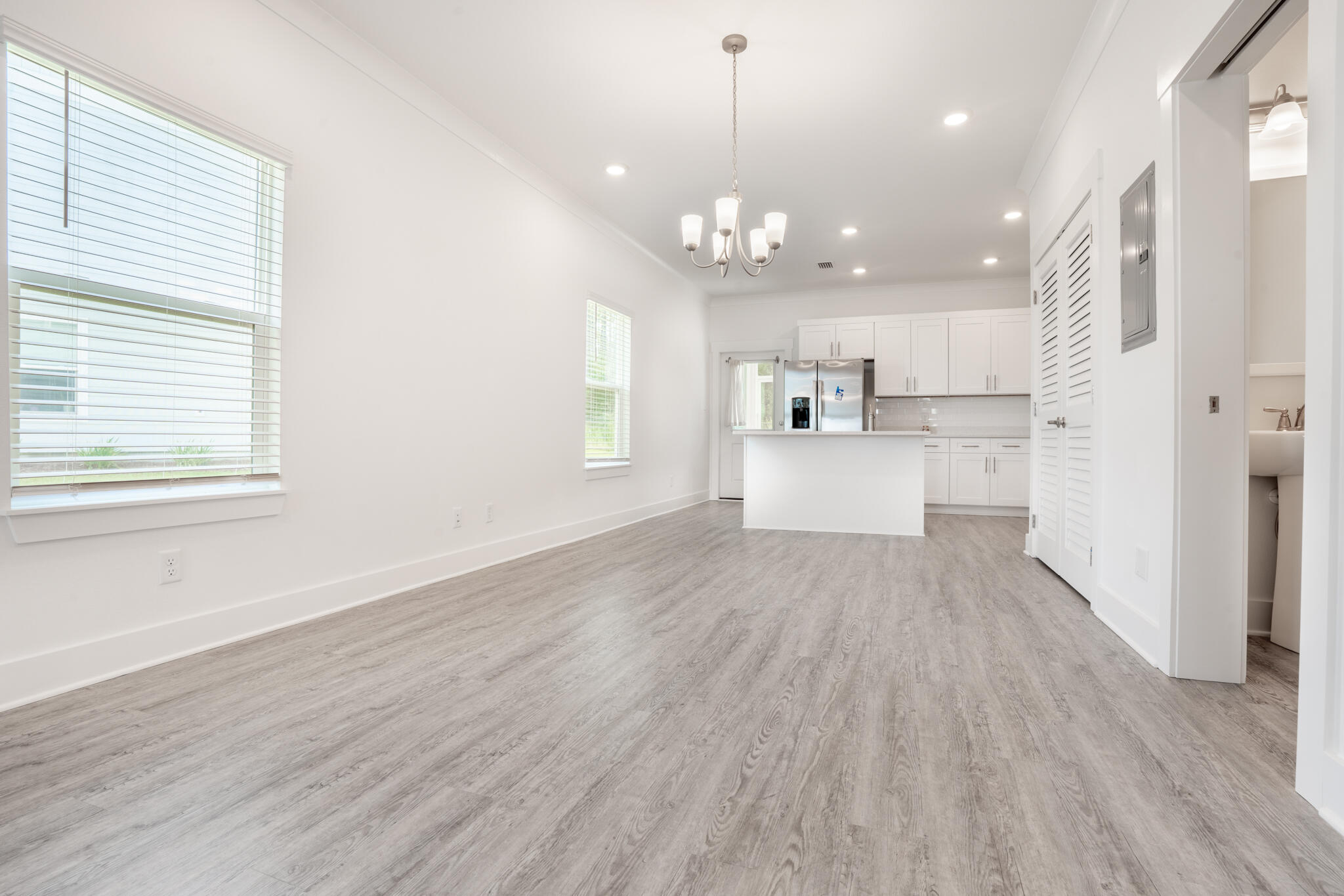 139 Date Palm Lane Freeport, FL 32439 - Photo 6 of 31 139DatePalmLn-09