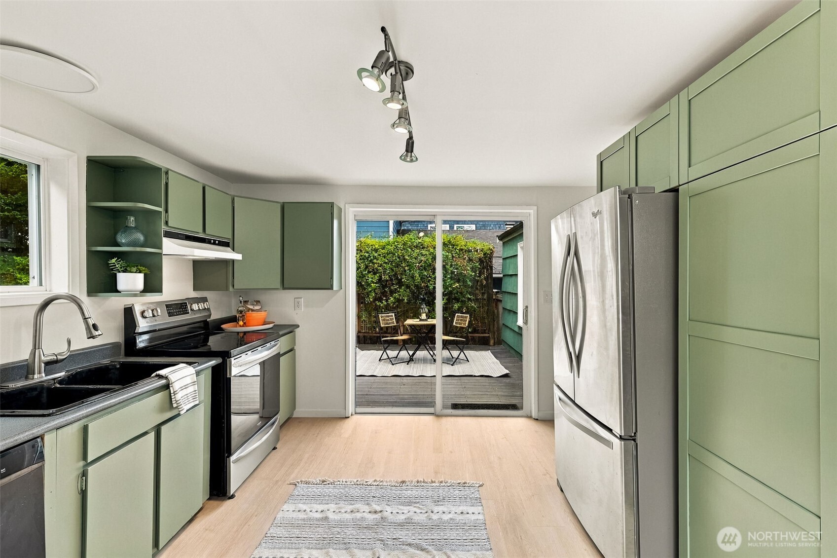 4119 Southwest Kenyon Street Seattle, WA 98136 - Photo 10 of 24 Gallery Image 10