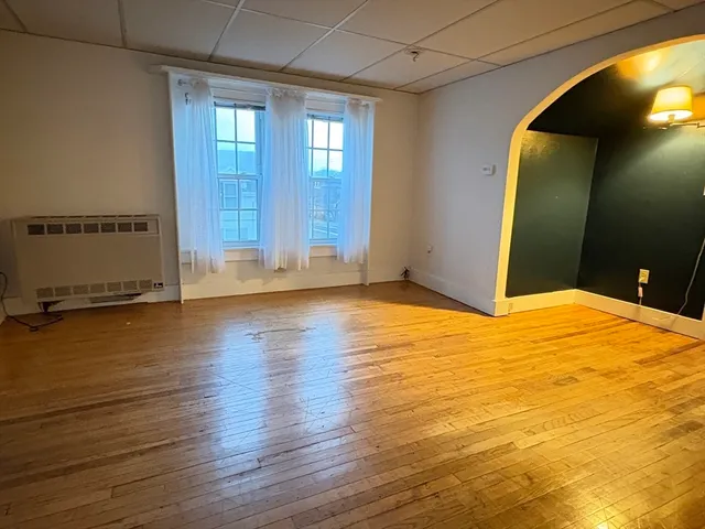 $285,000 | 6 Williams Street, Williamsburg, MA 01096