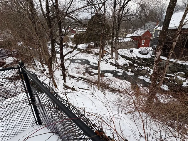 $285,000 | 6 Williams Street, Williamsburg, MA 01096